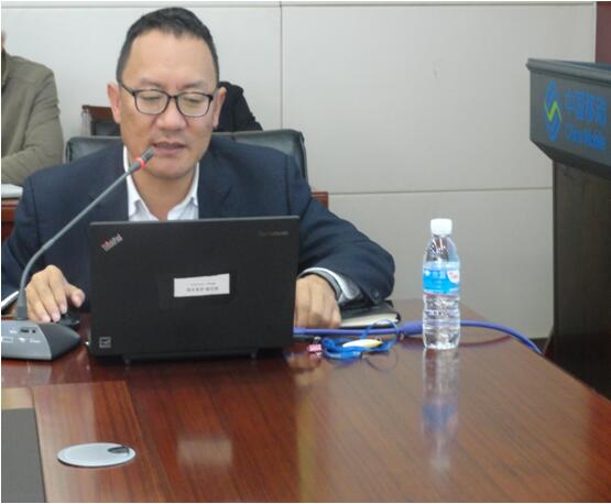 保山移动综合部副总杨涛在培训中宣贯省移动对车辆治理的相关要求事项。。。